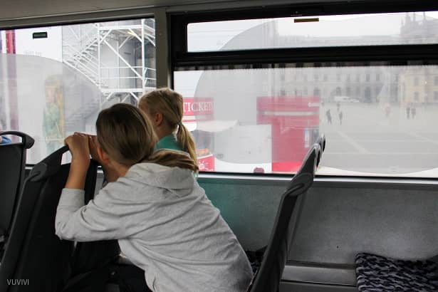 Buslinie 100 Berlin mit Kindern