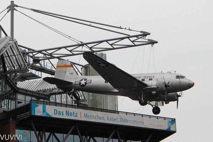 Deutsches Technikmuseum Berlin Flugzeug Fassade