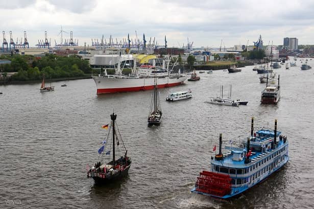 Einlaufparade Hafengeburtstag Hamburg