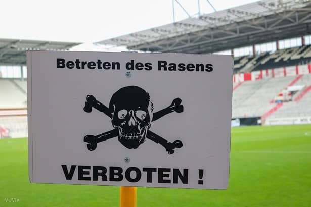 FC St. Pauli Stadion Rasen Fuehrung Hamburg