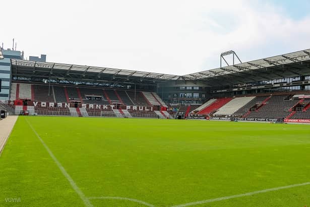 Hamburger Millerntor Stadion FC St.Pauli Fuehrung
