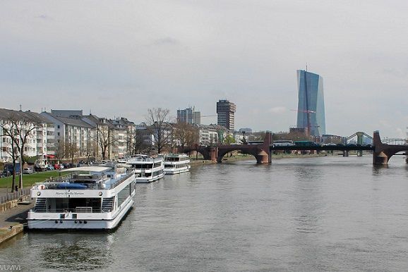Schiff Frankfurt Main