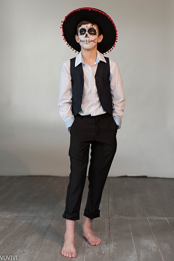 Kinderschminken Idee für Jungs Mexikanische Totenmaske