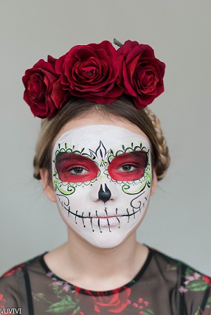 Mexikanische Totenmaske schminken leicht