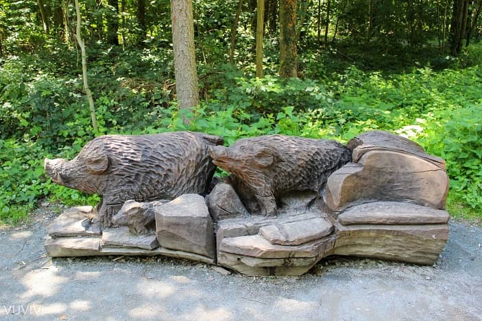 wildpark duennwald koeln holzfiguren