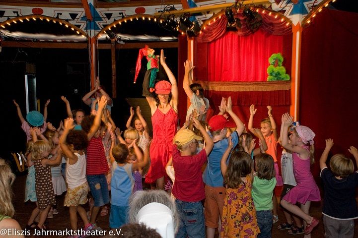 Kindergeburtstag Kinder tanzen Eliszis Stuttgart